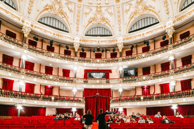 Visita Guiada ao Theatro Circo (18/04/2026)