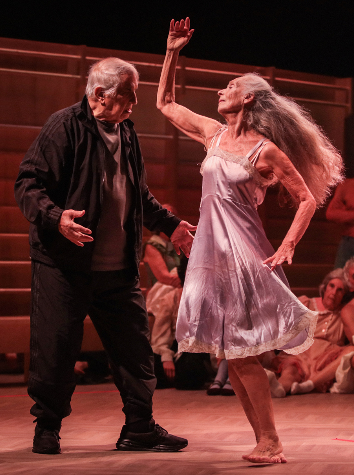 A esta hora, na infância neva — Victor Hugo Pontes