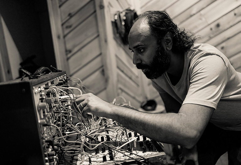 Semibreve 26: Qasim Naqvi & Steven Wendt – ‘Howlround’